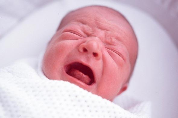 למה תינוקות בוכים: הסיבות העיקריות