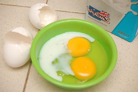 איך לבשל ביצים מקושקשות בדרכים שונות?